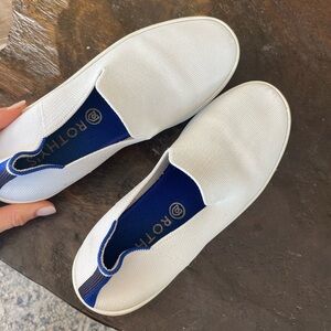 White Rothy’s slip on shoes￼